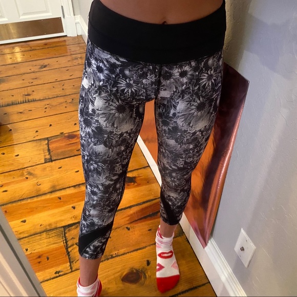 Lululemon Floral Cropped Leggings - Picture 2 of 2
